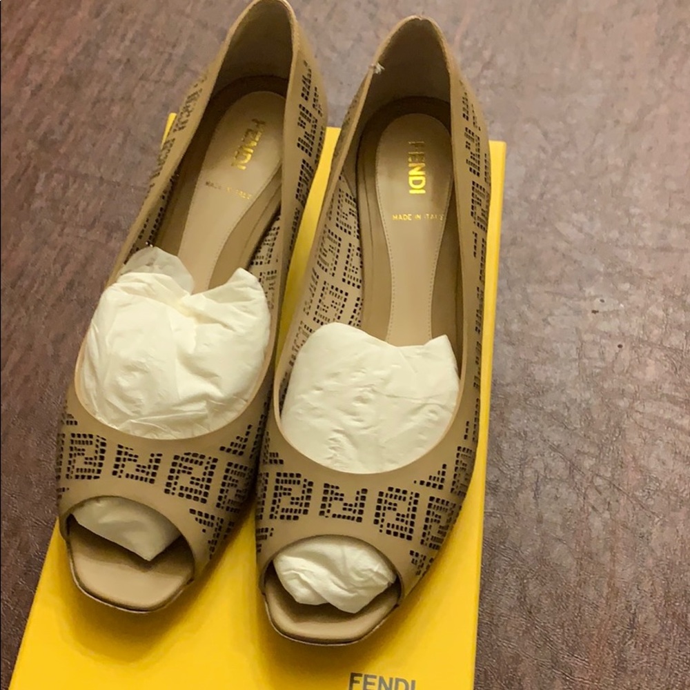 Peep toe fendi low heel shoes